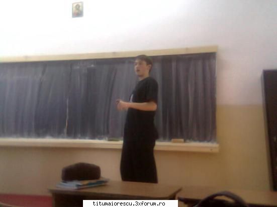 ...:::Poze cu colegii din skoala:::... - Edy jmecher baiatu are tinta.....loveshte de la - Scoala