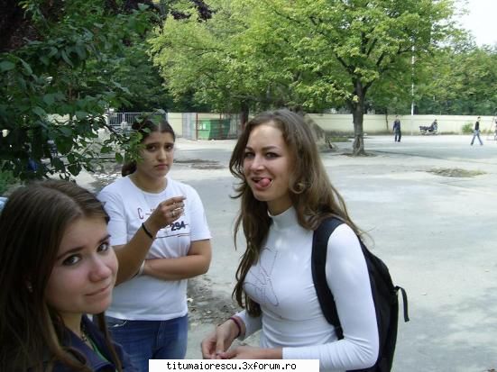 poze cu noi/eu tu,etc. - Eu in karagiale cu nijte prietene : Ade si Samy - Despre noi