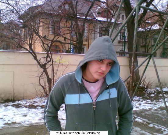 poze cu noi/eu tu,etc. - yo .....kam suparata....pe un baiat se jtie - Despre noi