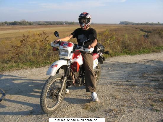 poze cu noi/eu tu,etc. - yo fara echipament pe motor =) - Despre noi